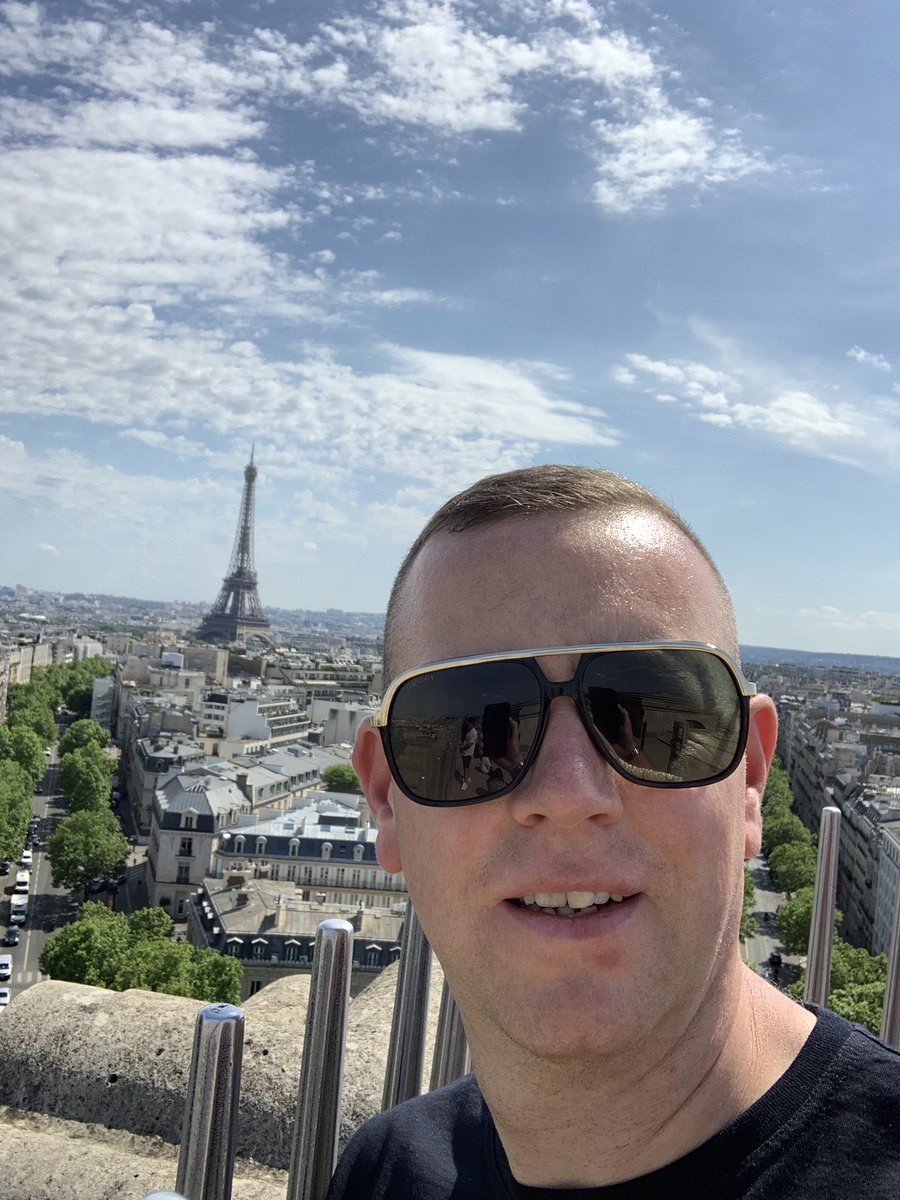 5T0D12's tweet photo. Top of the Arc De Triomphe kids🤙🏻🖤
#EasyInnit
#Paris 
#ArchDeTriomphe https://t.co/PFnyP39iS5