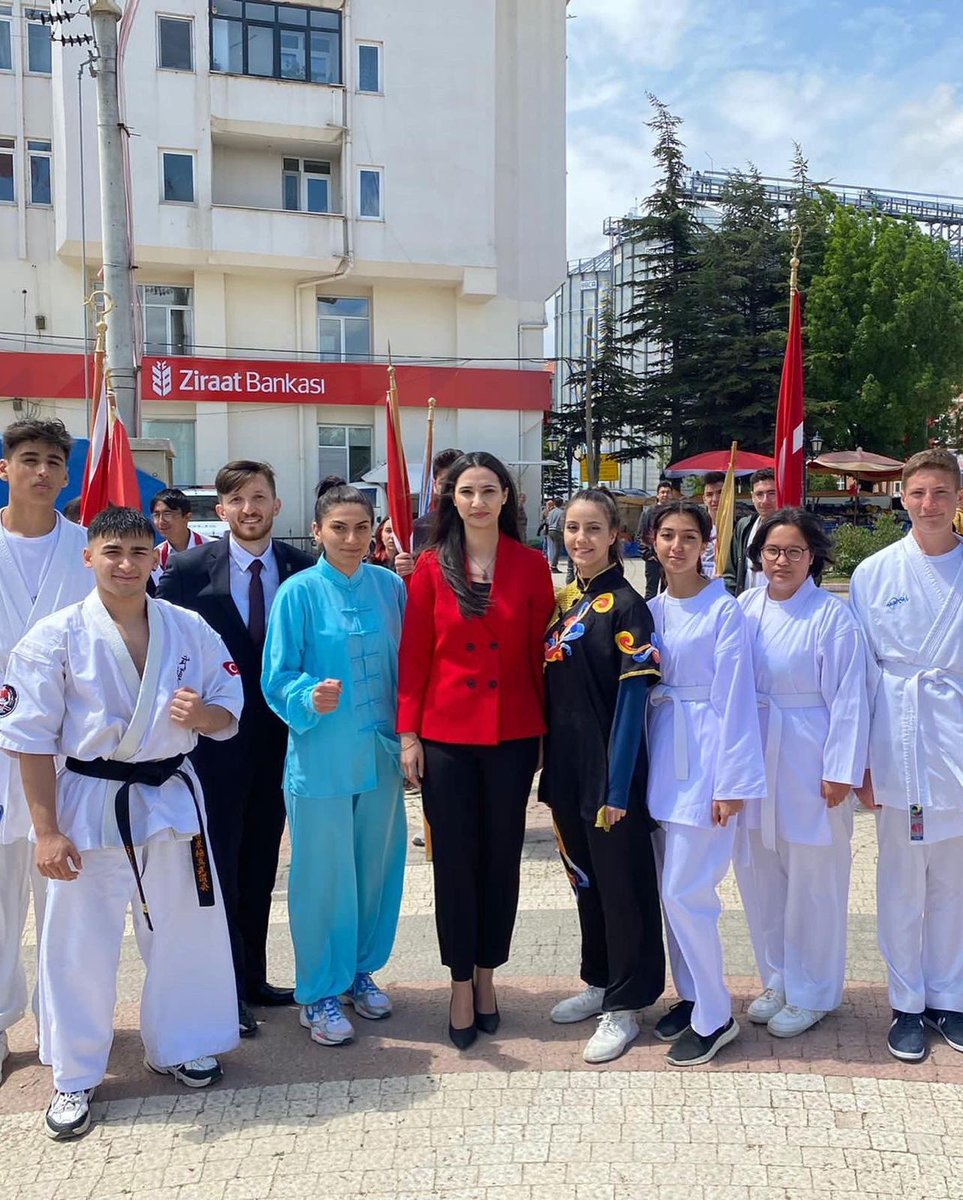 AlpuMem's tweet photo. İlçemizde 19 Mayıs Atatürk'ü Anma, Gençlik ve Spor Bayramı, coşkuyla kutlandı. 🇹🇷
@Kbrkaraal

@pervin_tore

@AlpuMem https://t.co/7qRgP8OF8p