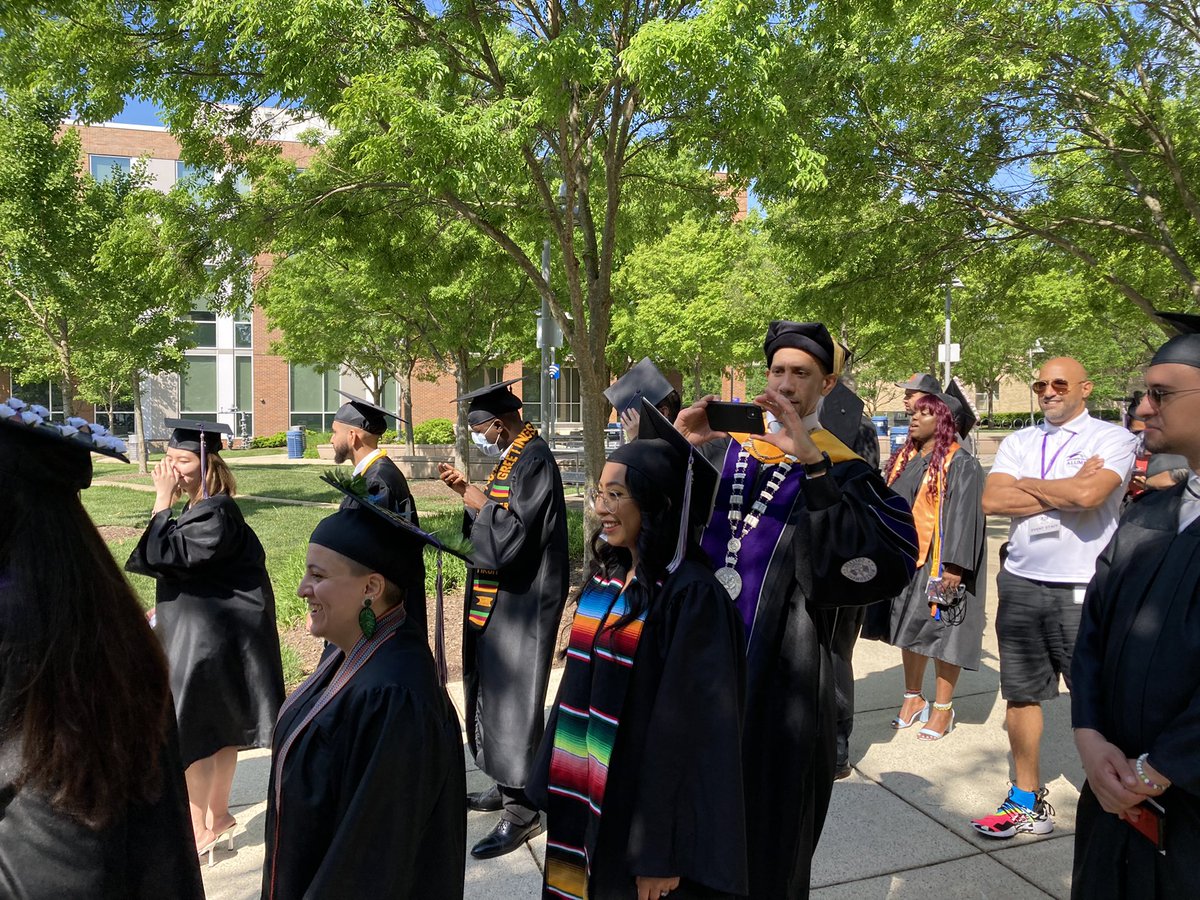 We’re about to start #MCGrad2022, the first commencement ceremony for @montgomerycoll President @DrWilliams_MC. Tune in @MCTVsocial or on YouTube youtu.be/EqIgSmSThe4 

#MCProud