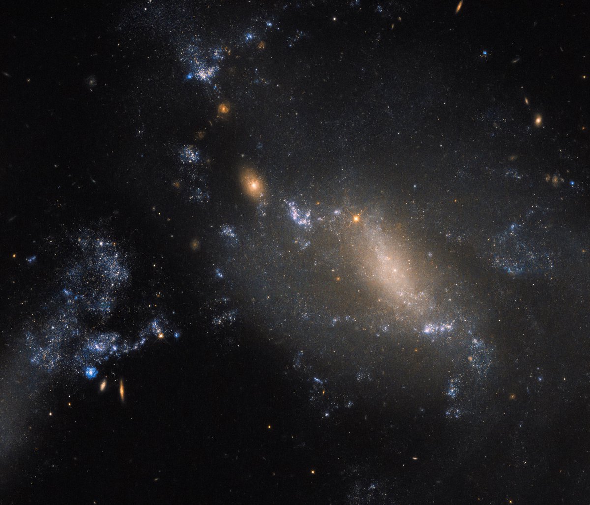 NASAHubble tweet picture