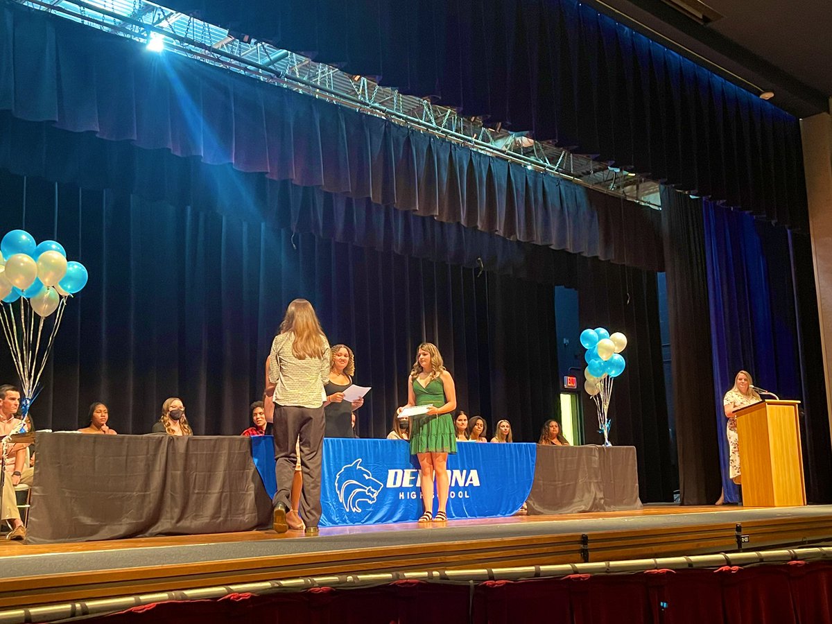 deltona_hsa's tweet photo. A great way to end an amazing year! Thank you to everyone who came to celebrate with us at our 21-22’ banquet 💙 @DHSHappenings https://t.co/45xU7A3ppf