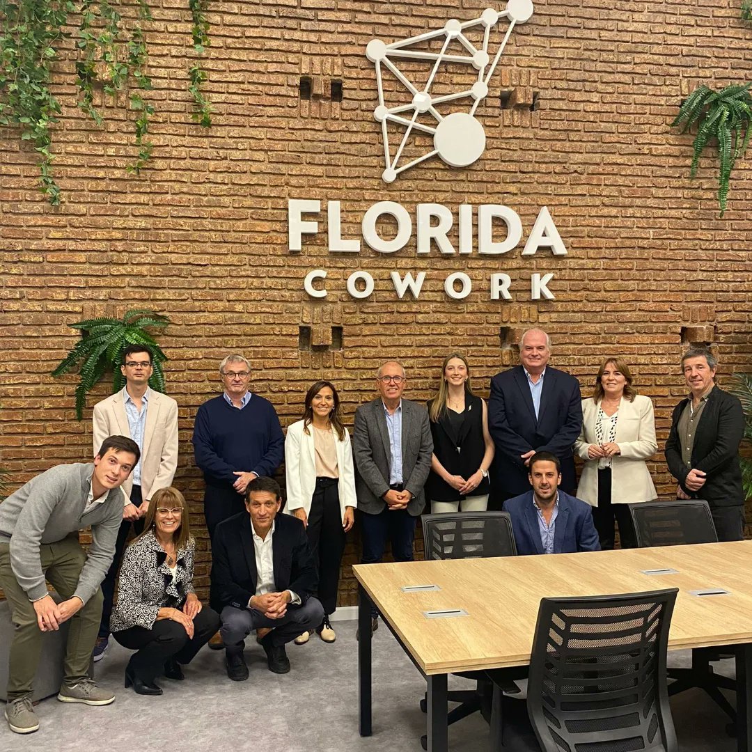 Directivos del Centro Comercial reciben al Presidente de <a href="/CamaraUY/">Cámara de Comercio y Servicios UY 🇺🇾</a>, Sr Daniel Sapelli acompañado de equipo de trabajo.
Se trasladan diferentes inquietudes y necesidades de los empresarios floridenses.
Se aprovechó la oportunidad para conocer Florida Cowork.