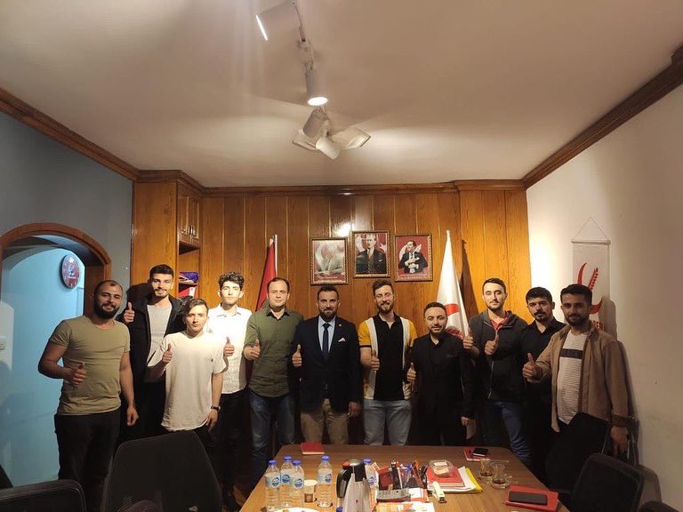 gencrefahist's tweet photo. İl Gençlik Başkanımız Sn.Yakup POLAT riyasetinde, Fatih ve Sariyer ilçe Gençlik Kollarımızın Haftalık Yönetim Kurulu Toplantısına, İl Başkan Yardımcılarımız oluşan heyet ise Çekmeköy ve Ümraniye ilçe Gençlik Kollarımızın Toplantısına Katılım Sağladılar. https://t.co/QXsrasHHrs
