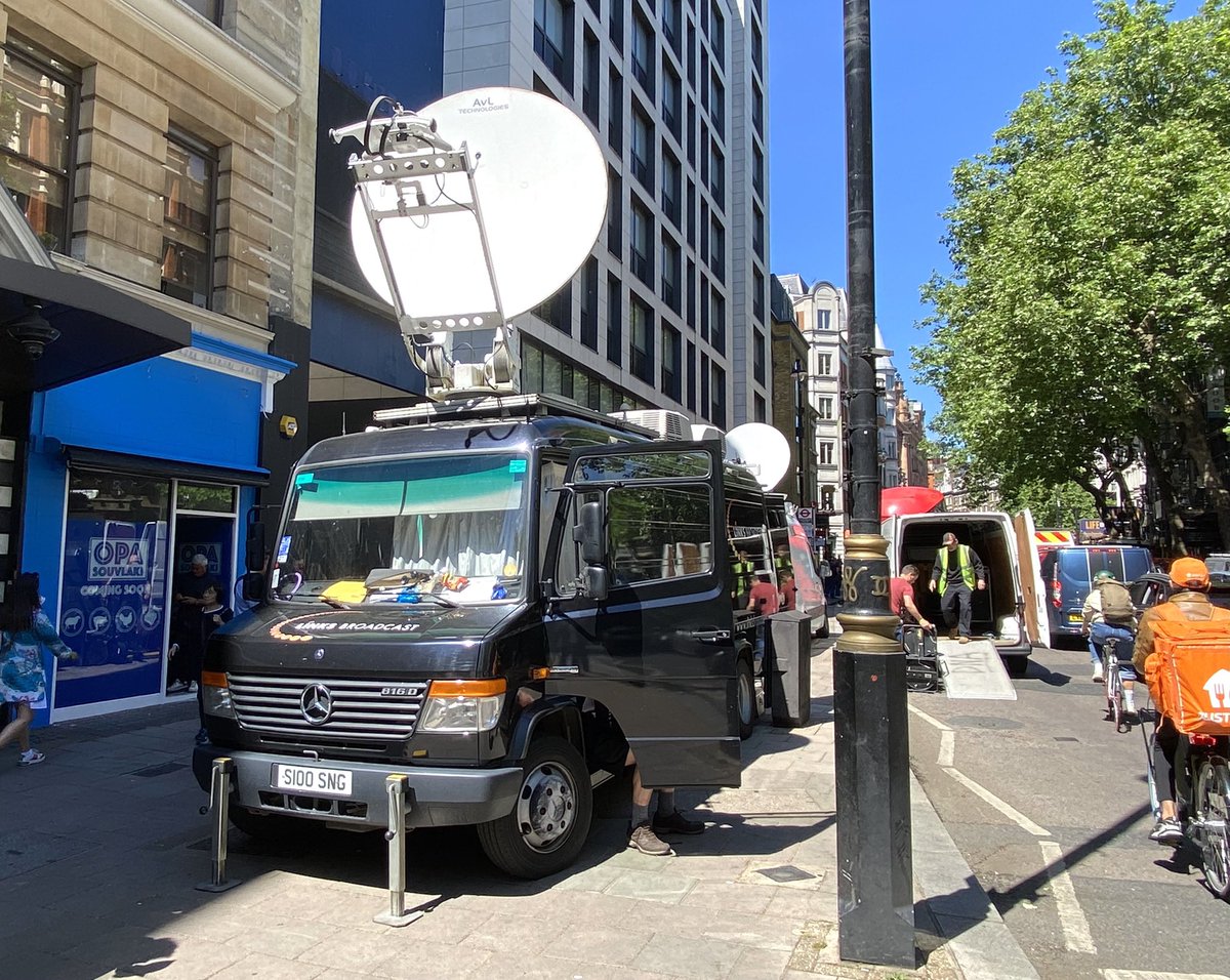 Steve Challes tweet media