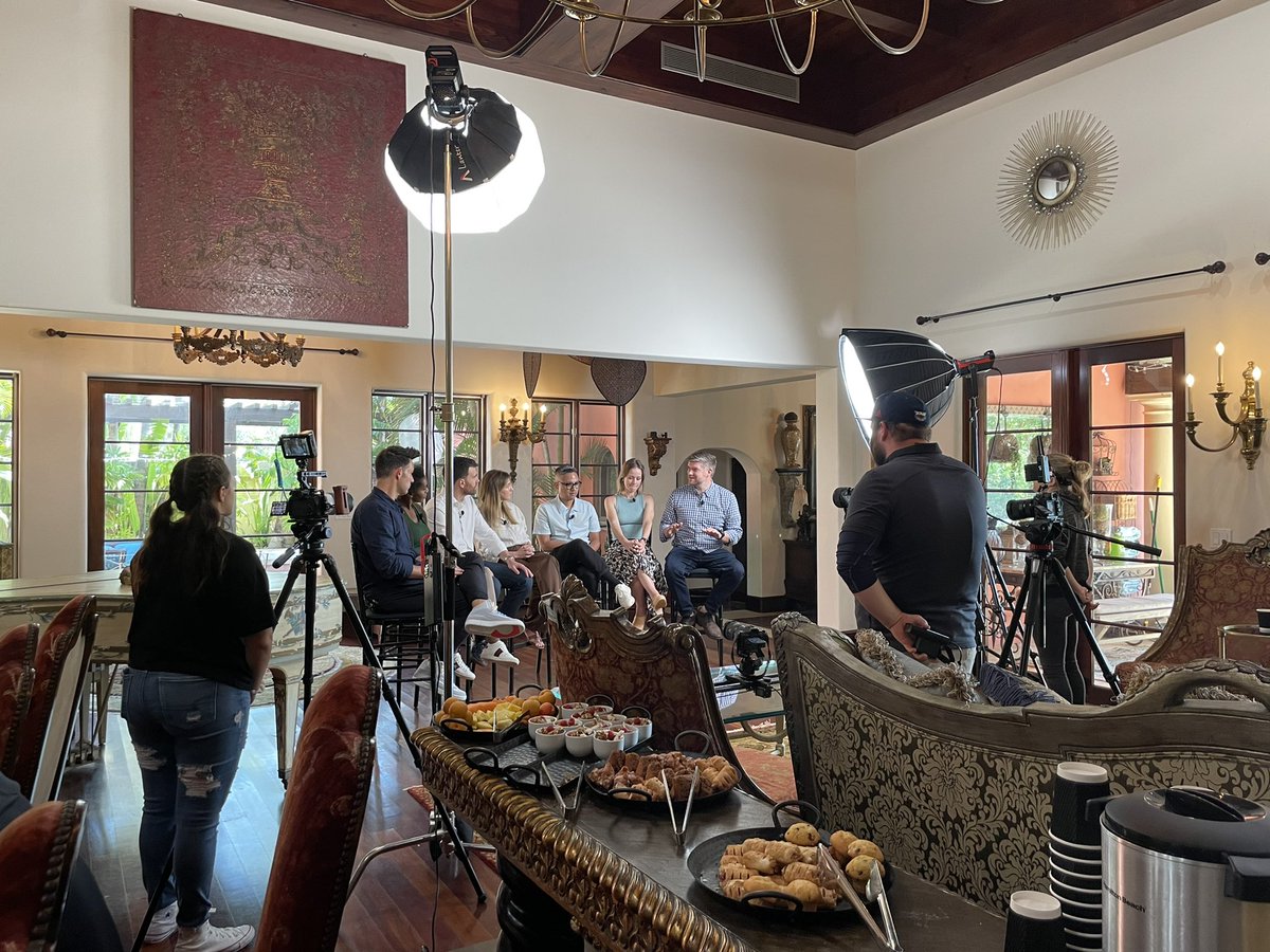 First Main Session with our expert panel at #VISIONS22 👁