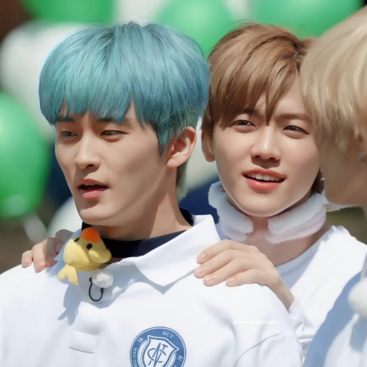 ถ้ากลัวก็มาอยู่ข้างหลังพี่ค่ะ