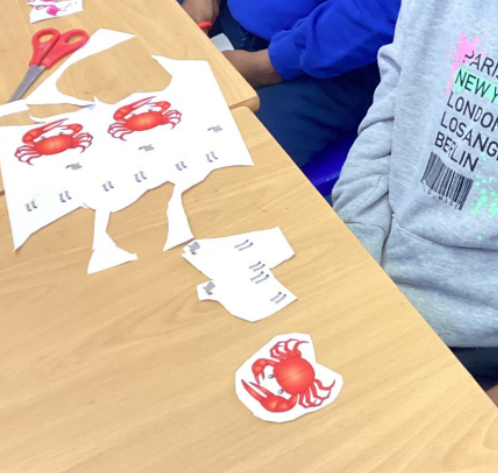 easton_academy's tweet photo. Year 2 were fabulous problem solvers this morning! They needed to test out different options and find lots of different combinations of animals to get them on Noah’s Ark!

They used addition AND multiplication skills to help them! @DBAT_UK #maths #mastery https://t.co/BWm0gzabMZ