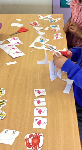 easton_academy's tweet photo. Year 2 were fabulous problem solvers this morning! They needed to test out different options and find lots of different combinations of animals to get them on Noah’s Ark!

They used addition AND multiplication skills to help them! @DBAT_UK #maths #mastery https://t.co/BWm0gzabMZ