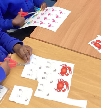 easton_academy's tweet photo. Year 2 were fabulous problem solvers this morning! They needed to test out different options and find lots of different combinations of animals to get them on Noah’s Ark!

They used addition AND multiplication skills to help them! @DBAT_UK #maths #mastery https://t.co/BWm0gzabMZ