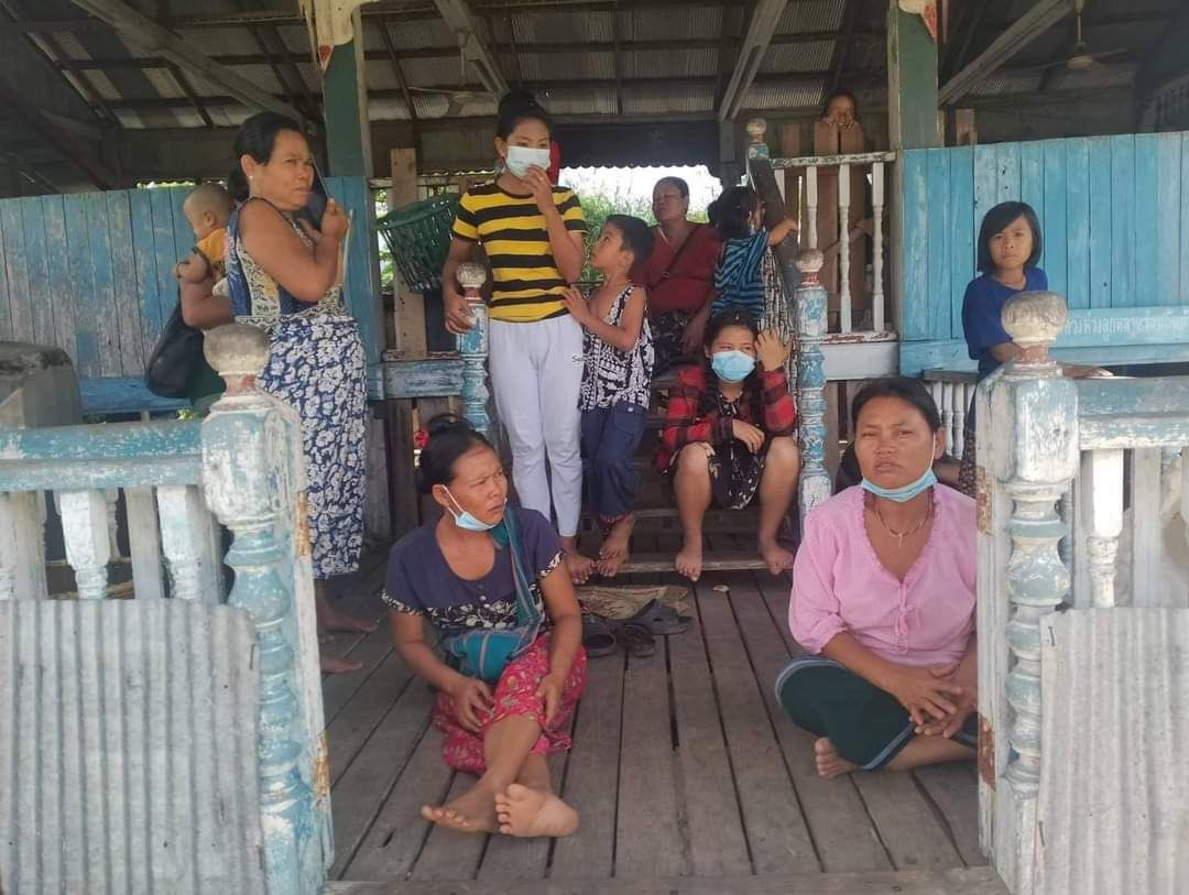 spring_2021's tweet photo. At around 2am today, military council bombing with Jet fighters on LayKayKaw Area after Junta lost their control of ThaeBawBo Camp on May18 — 3 comrades were injured and nearly 500 refugees fled to Thailand..(1/2)

#2022May19Coup
#WhatsHappeningInMyanmar
#US_SanctionMOGE https://t.co/ensYqwVJ4D