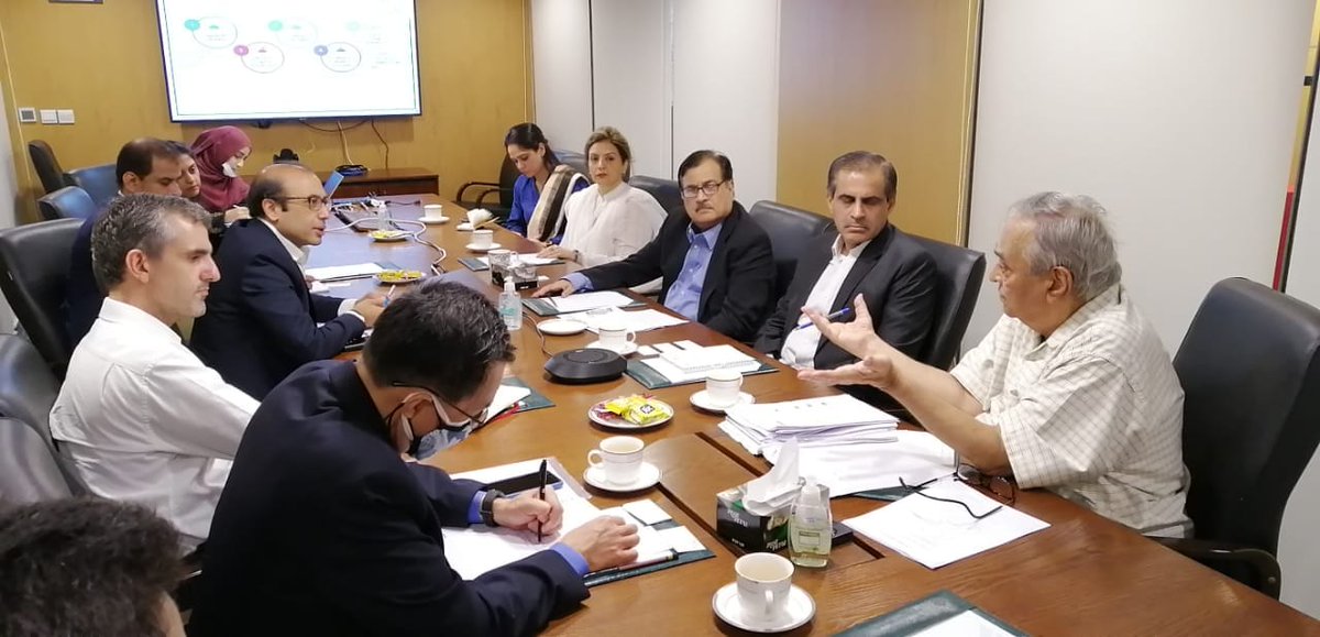 SRBOfficialPage's tweet photo. A World Bank team visited SRB to discuss harmonization of sales tax on services. The team was briefed by the Chairman on SRB’s history, performance and its viewpoint and status on harmonization and related issues. https://t.co/VB9P3Edmtb