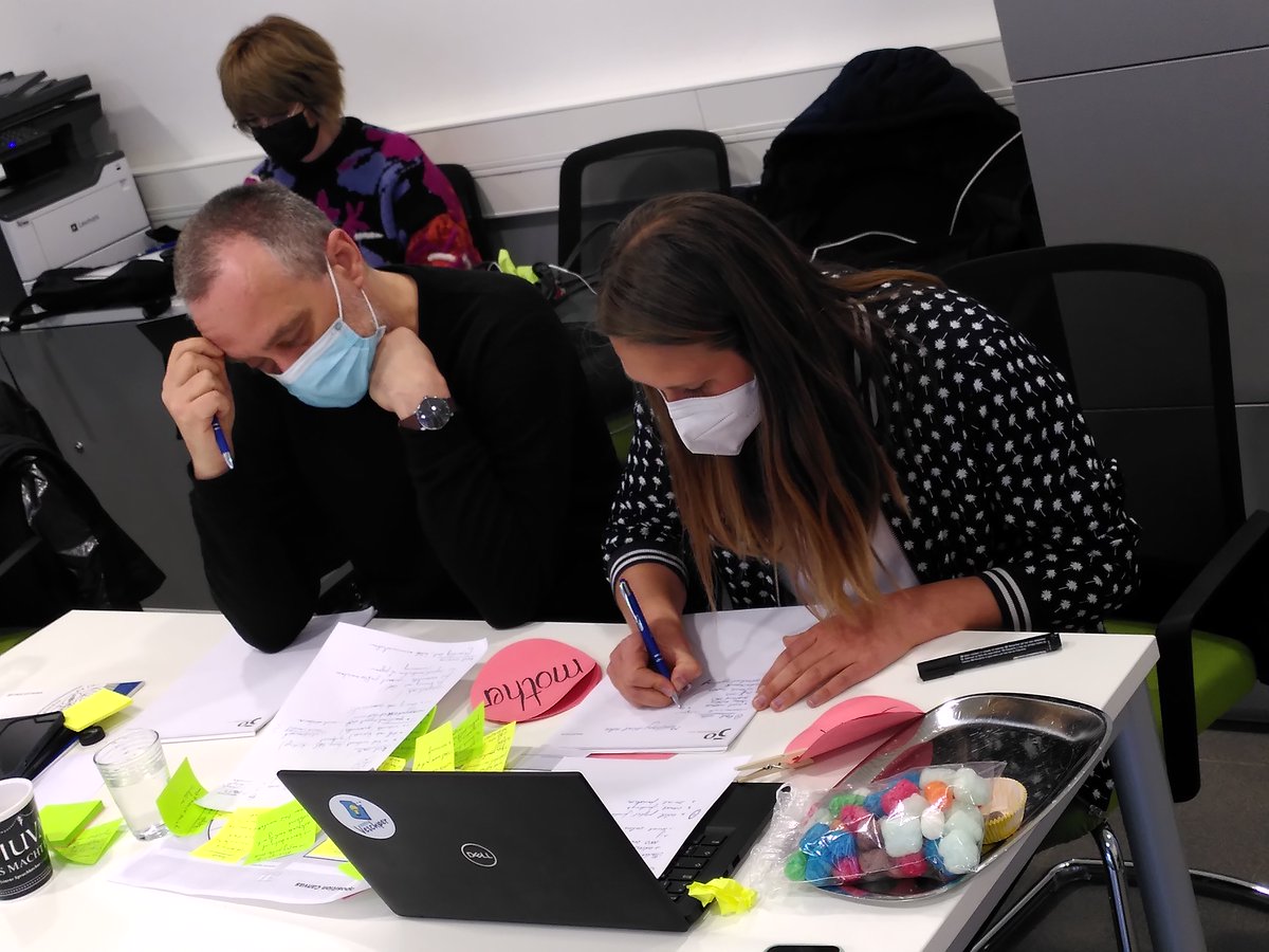 SocialInnovat10's tweet photo. 📢We were excited to host the participants from the second cohort of the Social Innovation Education (SIED) program at the University of Trier. The participants had an array of prototyping material to supercharge the imagination and boost their #socialimpact projects! https://t.co/FzDisUxht3