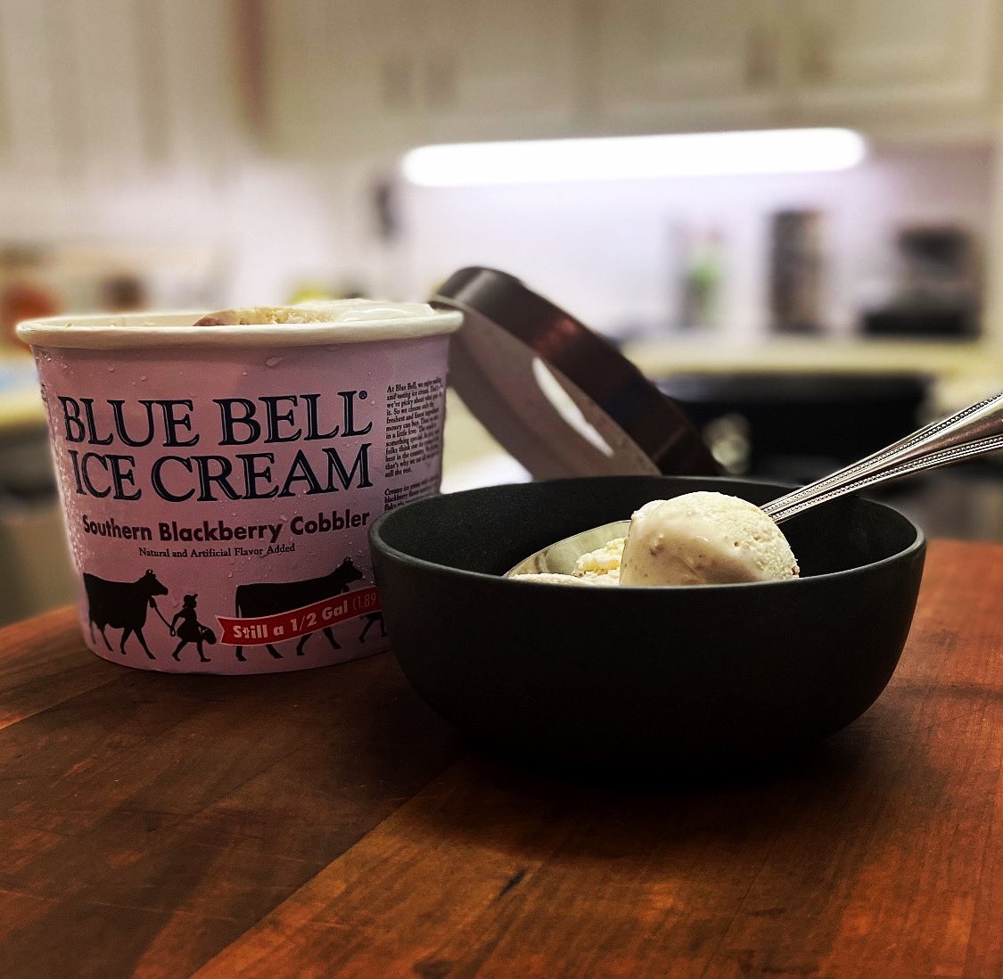 SherwinsTweets's tweet image. SORRY!!!!

Nope, not sorry, lol #NewFlavor #SameBrand #BlueBelliceCream 

😂