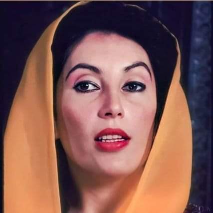 HafeezSurrani's tweet photo. کوٸ ہے جو شہید بی بی کا تصویر ریٹویٹ کرے۔ https://t.co/NXNwWpnjcH