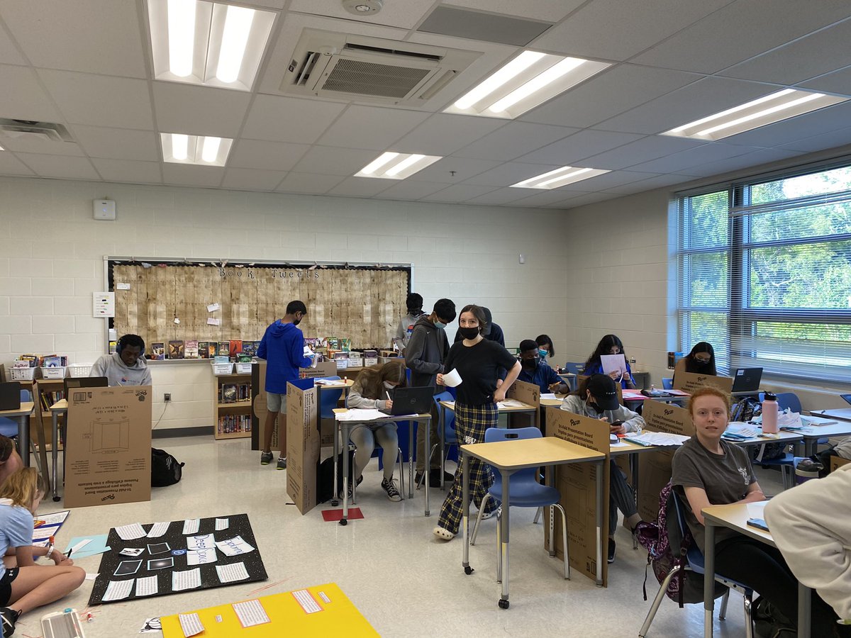 DrGoodloe's tweet image. Engaged, self-directed learners preparing to share their passions in next week’s 8th grade Exhibitions of Learning. So proud of our Ss and Ts for creating space for learners to demonstrate their growth. @RockyRunMS #POGPOL