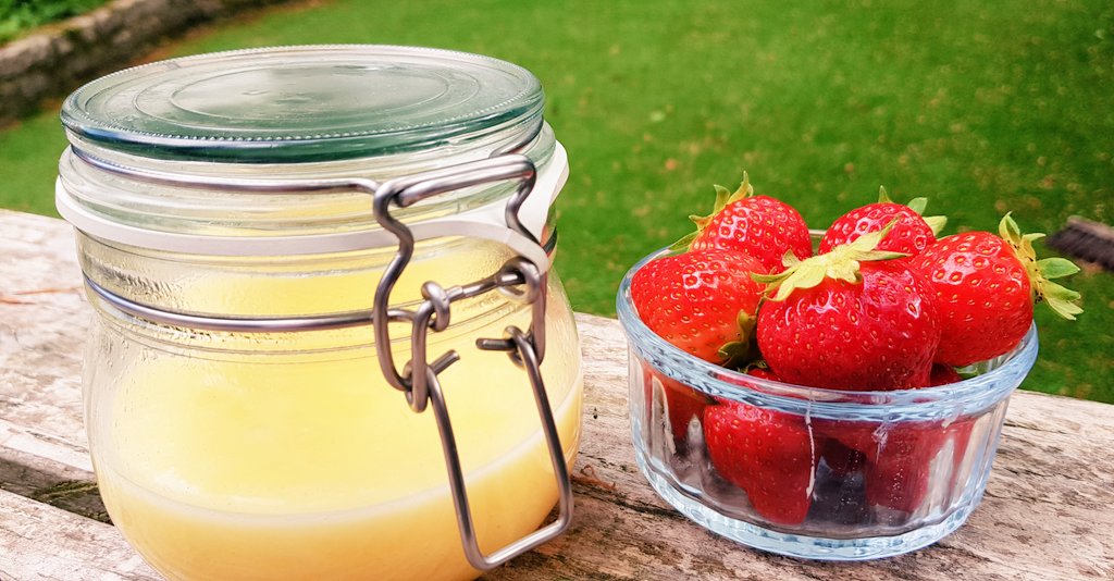 Lemon curd tutorial. Easy peasy!  #TikTok vm.tiktok.com/ZMLTDjUwR/?k=1
#lemoncurd #lemontart #Lemons