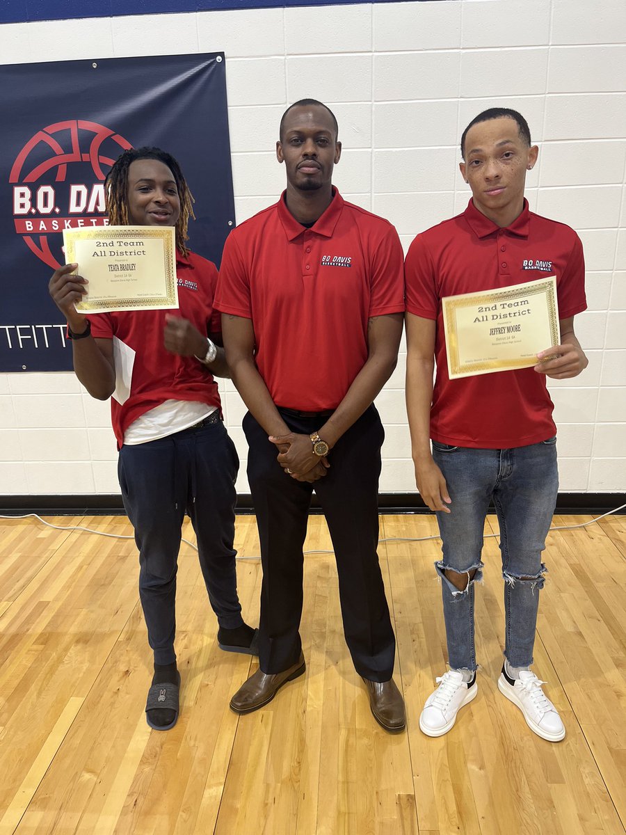 Jeff2tuffy's tweet photo. #awardsnight
@DavisFalconsMBB 
@Coach_JLong41 
#AGTG 🙏🏼 https://t.co/F7nCHAnyOh