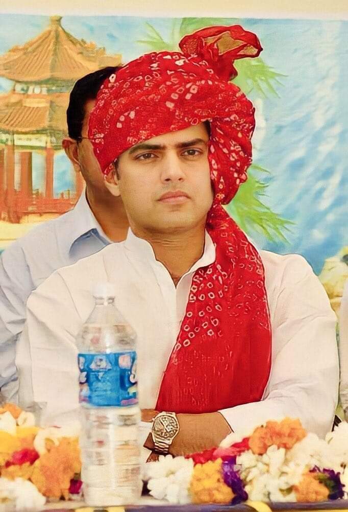 devrajdoitonk's tweet photo. गिराना चाहते हो तो गिरालो,लेकिन याद रकना,,
बहुत मुस्किल है, मुझे गिराना क्योंकि, 
मेने ठोकरों से चलना सीखा है........ @SachinPilot https://t.co/MtNuxSlQzS