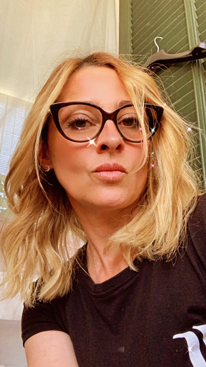 PastaSabrina's tweet photo. Perfetta così 🥰con tutti i miei difetti e le mie imperfezioni 😍😜 https://t.co/xQ9Oguek40