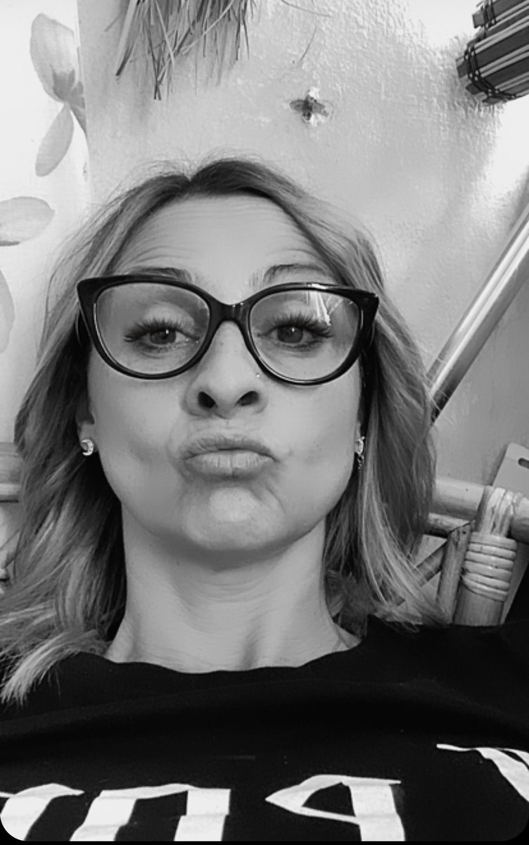 PastaSabrina's tweet photo. Perfetta così 🥰con tutti i miei difetti e le mie imperfezioni 😍😜 https://t.co/xQ9Oguek40