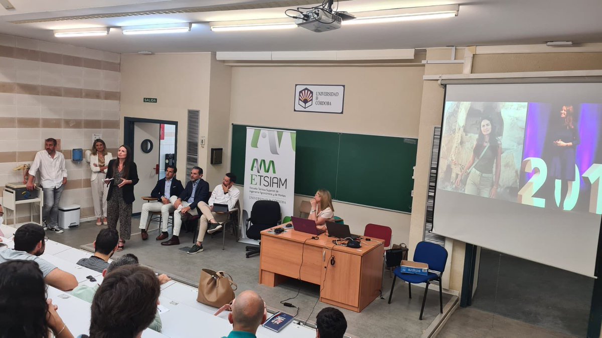 🗣Día 3️⃣ Salidas profesionales poco conocidas 🚀💡🤙🏻
Nuestro agradecimiento a
<a href="/Redexis/">Redexis</a> 
<a href="/Esri_Spain/">Esri España</a>, #INNOVABIO <a href="/TimacAGROEspana/">Timac AGRO España</a>, <a href="/Codorniu_CAN/">Codorniu Raventos</a>, <a href="/HispatecAGRO/">Hispatec</a> <a href="/HispAnalytics/">Hispatec Analytics</a>, <a href="/enoloJISH/">José Ignacio Santiago Hurtado 𝐉𝐈𝐒𝐇</a> #MoraFigueroaDomecqSL, <a href="/Haciendagob/">Ministerio de Hacienda</a>