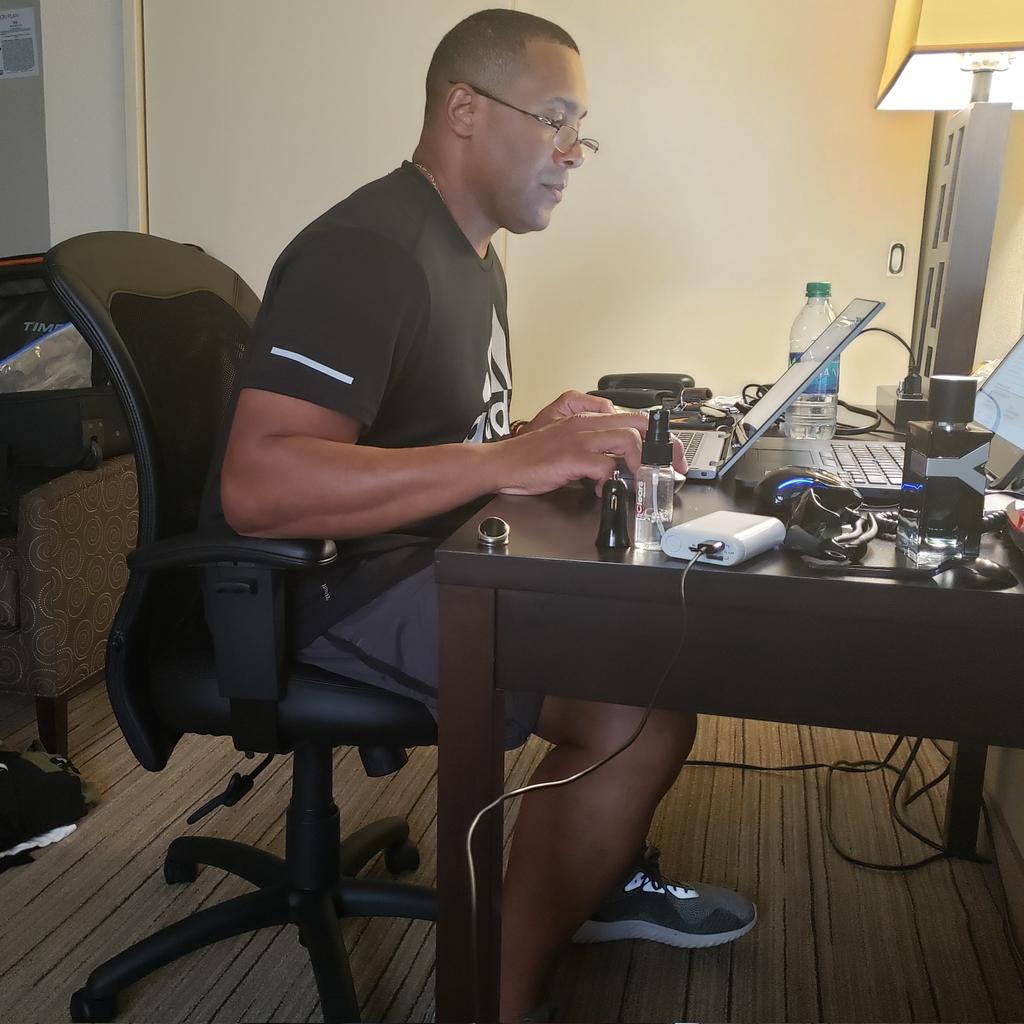 Vincent Buggs ret Gen/FB Coach/CEO tweet media