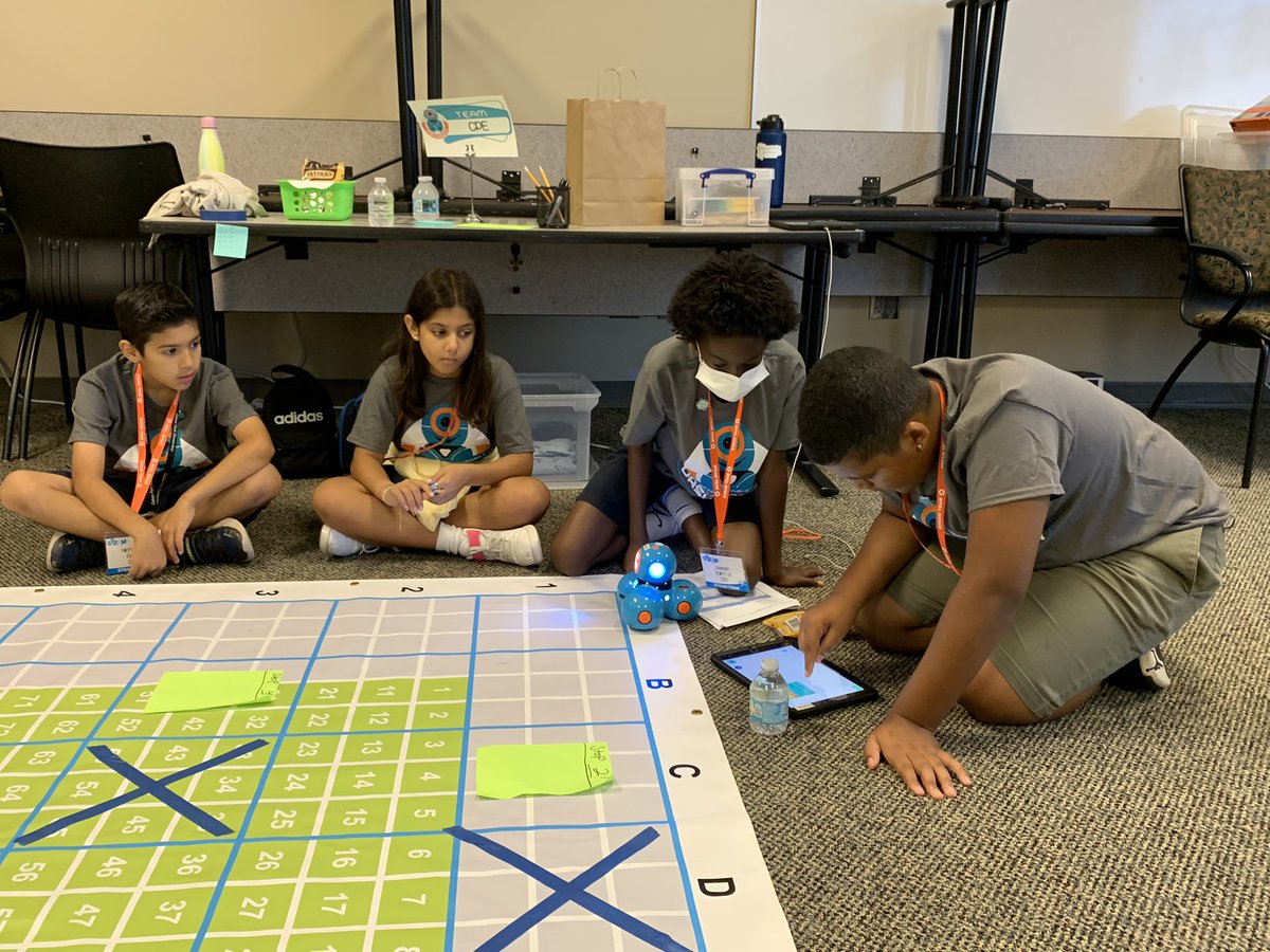 jewiebaum's tweet photo. Moving right along #ccpsSTEAM @WonderWorkshop @blackbearsroar https://t.co/9DPGhgsLM5