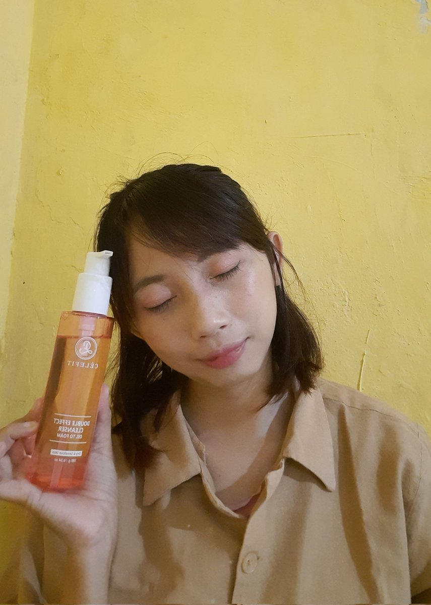 Shqk131's tweet photo. ✨️BEAUTY HACKS✨️ 
hi guys pernah gak kalian ada hari pengen tampil cetar tp males bgt gitu makeup atau sekedar pakai cushion, terus ada hari yg pengen full makeup tp males bgt gitu bersih in nya.

-Athread- beauty hacks on your lazy day
@hanyooraonni @celefit_id #beautyhacks https://t.co/bNsfm3zHsN