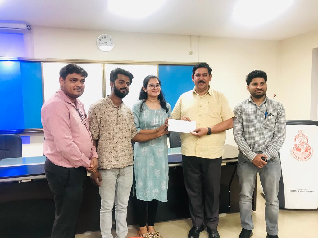 DeptBhu's tweet photo. B. Sc.(Ag) final yr students of I. Ag. Scs. completed their EL Module of Milk Processing and Milk Products Manufacturing in DSFT and prepared various products during this. Prof. D C Rai, Head, DSFT interact with students and handover their profit share to students. @VCofficeBHU https://t.co/eGCCCauE6z