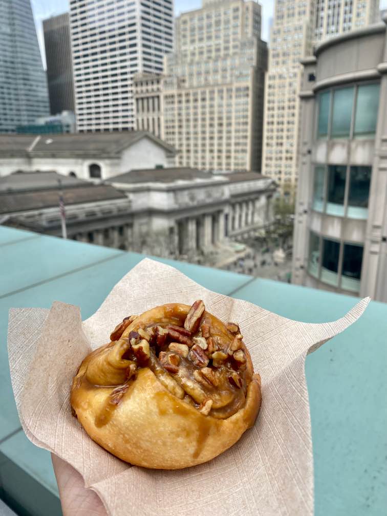 NYPLSNFL's tweet photo. 🍰 @amysbread on our 7th floor never disappoints! 🥧 #amysbread https://t.co/ZCoNRbKhx0