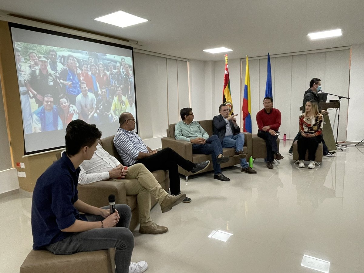 ComSocial_udes's tweet photo. Este espacio permite descubrir el papel de la #comunicación en la #construcción de la #paz en el oriente colombiano. https://t.co/ZtcgYf4qhP