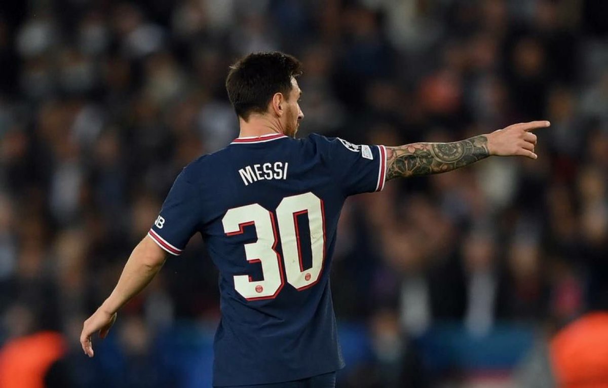 LiveSoccer008's tweet photo. United tanpa Ronaldo: Finish ke-2
United DENGAN Ronaldo: Finish ke-6 (7?)

PSG tanpa Messi: Finish ke-2
PSG DENGAN Messi: Juara Pertama

Satu mengangkat timnya. Yang lain menenggelamkannya🤭😄🤣

*Dodo beban?🤣

PARLAY TERBAIK &amp; TERPERCAYA
Daftar Disini 👉 https://t.co/0lL26GLDik https://t.co/gJ9RU0EbCu