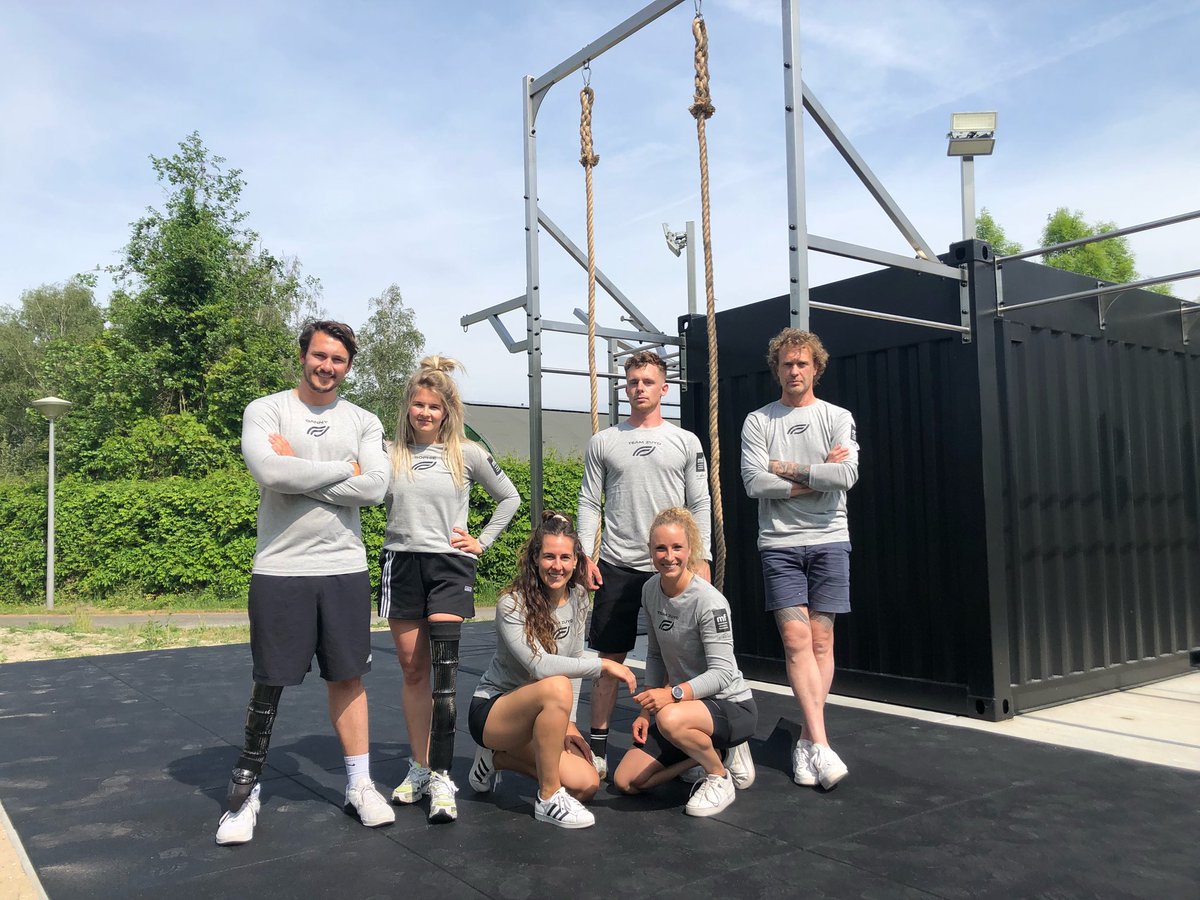 frankjol's tweet photo. Persbericht: Team Frank Jol is morgen met zes deelnemers in zes verschillende disciplines vertegenwoordigd op de CrossFit Lowlands Throwdown in Amsterdam 👉🏻 https://t.co/aUIw5cSLW4 https://t.co/7ZRGjMntqA