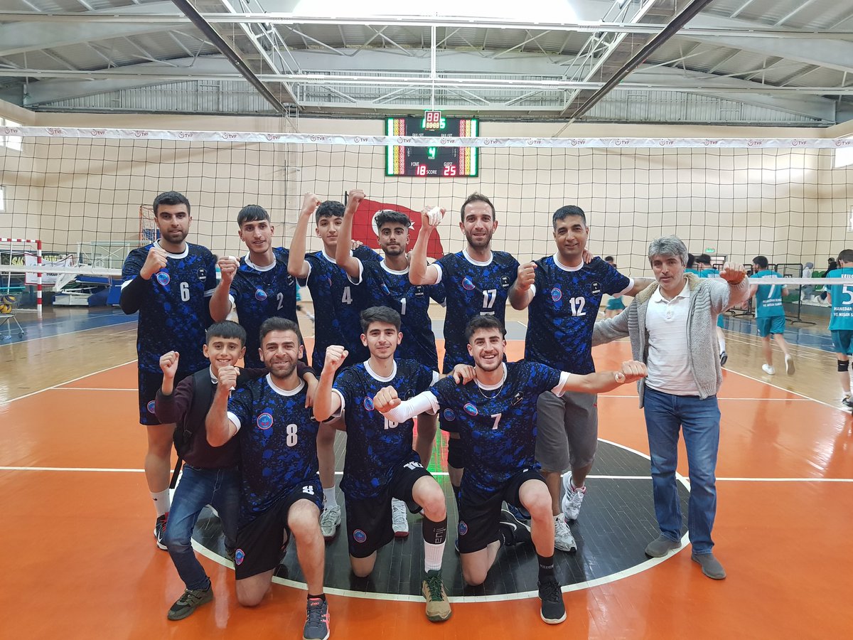 solhan_l's tweet photo. Kaymakamlık Voleybol Turnuvasında finaldeyiz. https://t.co/2YoziVDsj7