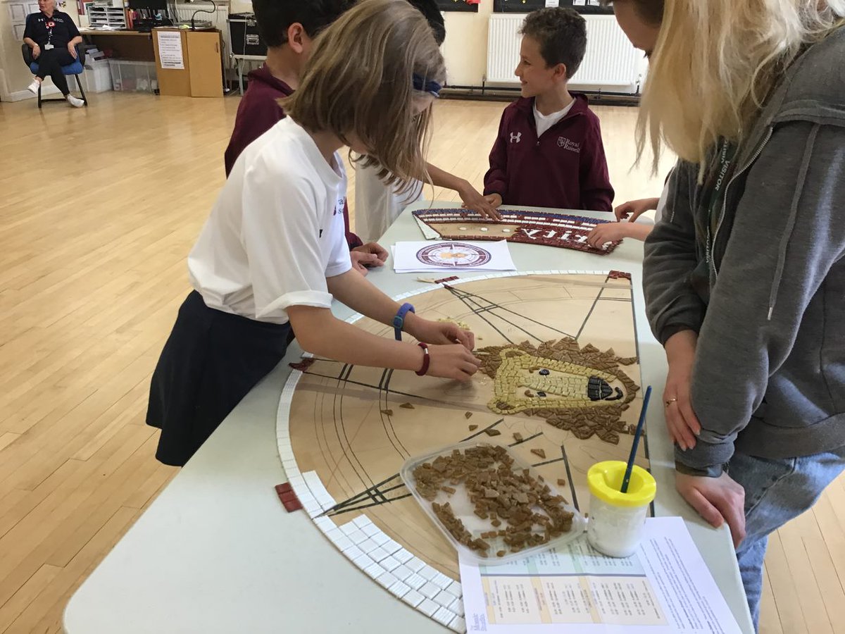 Royal_Russell's tweet photo. This week, we had the award winning designer and founder of @themosaicstudio help us create a huge mosaic of our #RoyalRussell Moral Compass. Using their #RussellPower of collaboration, the pupils created a beautiful mosaic to be hung in the centre of school. https://t.co/80BBPOQRfm