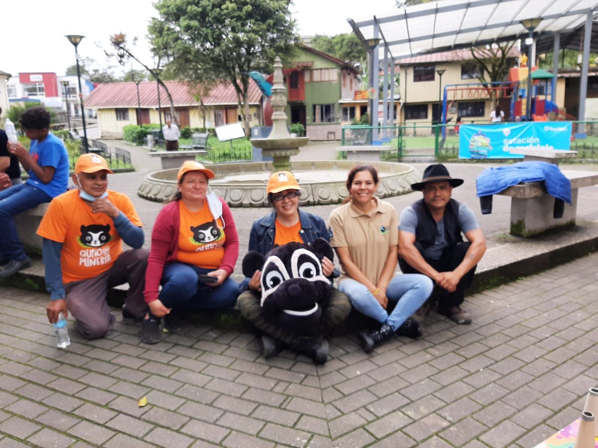 QuitoSinMineria's tweet photo. LA recolección de firmas avanza por todo el #DMQ.
Agradecemos a todos los colectivos ciudadanos e instituciones que apoyan la Consulta Popular para prohibir la minería en el Chocó Andino de Pichincha.
#QuitoSinMinería
#SeVieneLaConsulta
#RJCA https://t.co/c3wZrlMb6Z