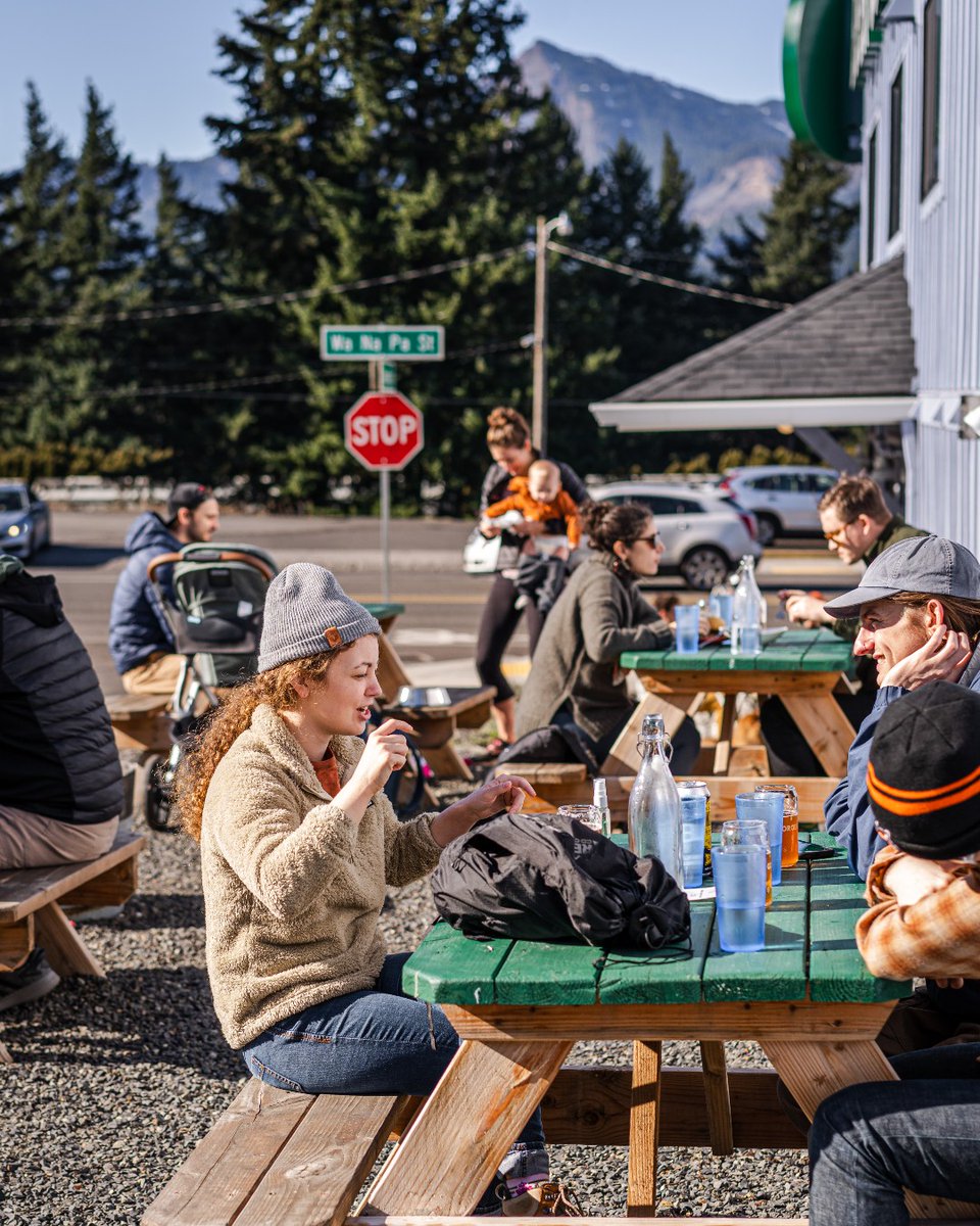 The sunny weekend is almost here!  If you haven't checked out our three outdoor, dog-friendly patios (2 rooftops with 360-degree views), you gotta get out here.  Great food, great beer, great company.  #tapinandchillout