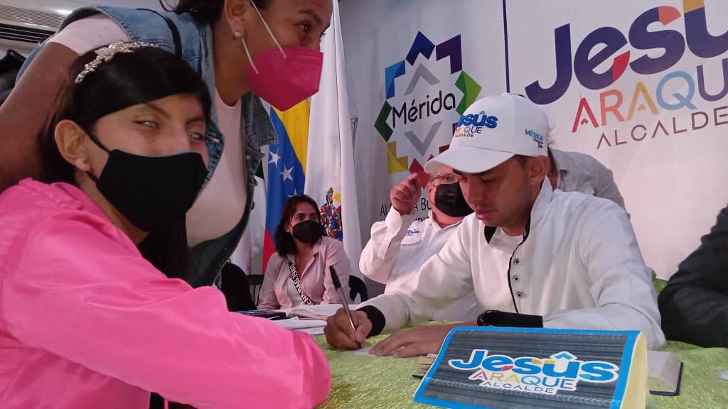 #19mayo Alcalde <a href="/JesusAraque2021/">JESUS ARAQUE</a> ofrece audiencia a cientos de merideños y merideñas para atender sus necesidades