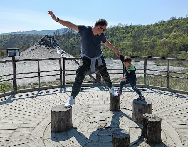 turismoER's tweet photo. Un weekend a Modena con la famiglia!
Cosa fare tra centro città e dintorni per divertire e intrattenere i bambini tra figurine, supercars, vulcani e parchi naturali
👉 https://t.co/VaAweDAp2q
@bambiniCLV @visitmodena
#ArtCities #inEmiliaRomagna #VisitModena #WelcometoModena https://t.co/ItDq4RjYJW