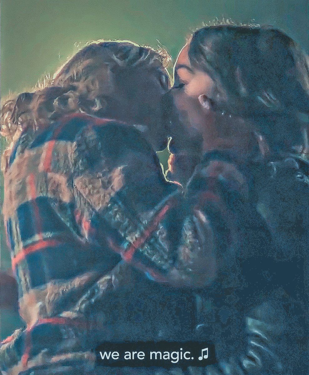 syds3dragons's tweet photo. I tried to make the quality better but it’s very tricky because of what’ve we gotten at the moment. Anyways excellent hand placement Scylla 🌚😏 #MotherlandFortSalem https://t.co/dNFefqERsn