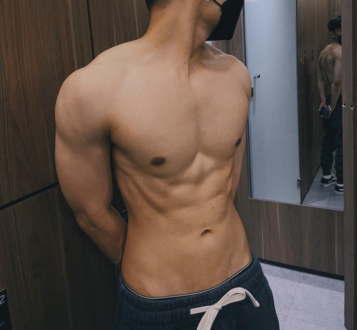 asiandomking's tweet photo. Start sending tributes if you want my attention fag. Your master needs new fit #findom #gayasian #cashpig #malefeet #cashmaster https://t.co/CYUnb2pJFL