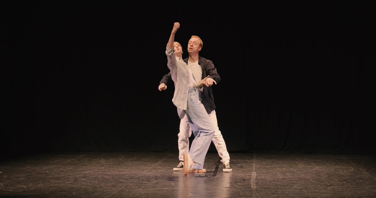 CASADELTEATRORG's tweet photo. Nel weekend della @CASADELTEATRORG 3 spettacoli di #giovani sguardi: venerdì h 19 STORIA DI UN NO di compagnia Arione de Falco, h 20.45 ALESSANDRO di @TeatroKoreja, sabato h 20.45 GLI ALTRI di Kepler-452
Info https://t.co/HnHNoE6DTg https://t.co/BmsIt77LBs