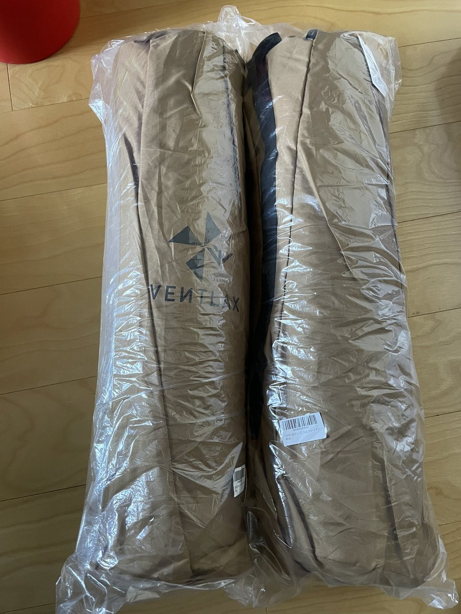 gr13_roomy's tweet photo. 去年購入のVENTLAXさんのINFLATABLE MAT
1枚は普通にエアが入り2枚目は少し入りにくかったですが8割ぐらいは入りました。
2日目の朝にバルブあけたらさらにパンパンに∑(゚Д゚)
寝心地も良かったです👍
畳む時もバルブ二つあるの楽です‼️
#CAMPiece
#キャンピース写真部
#VENTLAX
#INFLATABLEMAT https://t.co/DmWwJZ5Opw