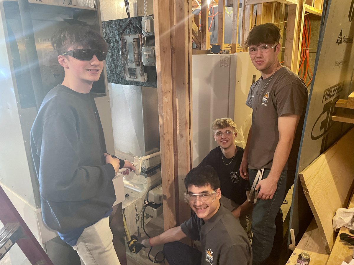 CTTechHS's tweet image. Check out what CTECS #StudentWorkforce is capable of! 🛠

@NorwichTech HVAC students, led by Mr. Russell Stockton, are installing the #HVAC system for this new house build.

Pictured, students are working on the condensation pump and line.

#HeatingandCooling #CareerTechEd #CTE