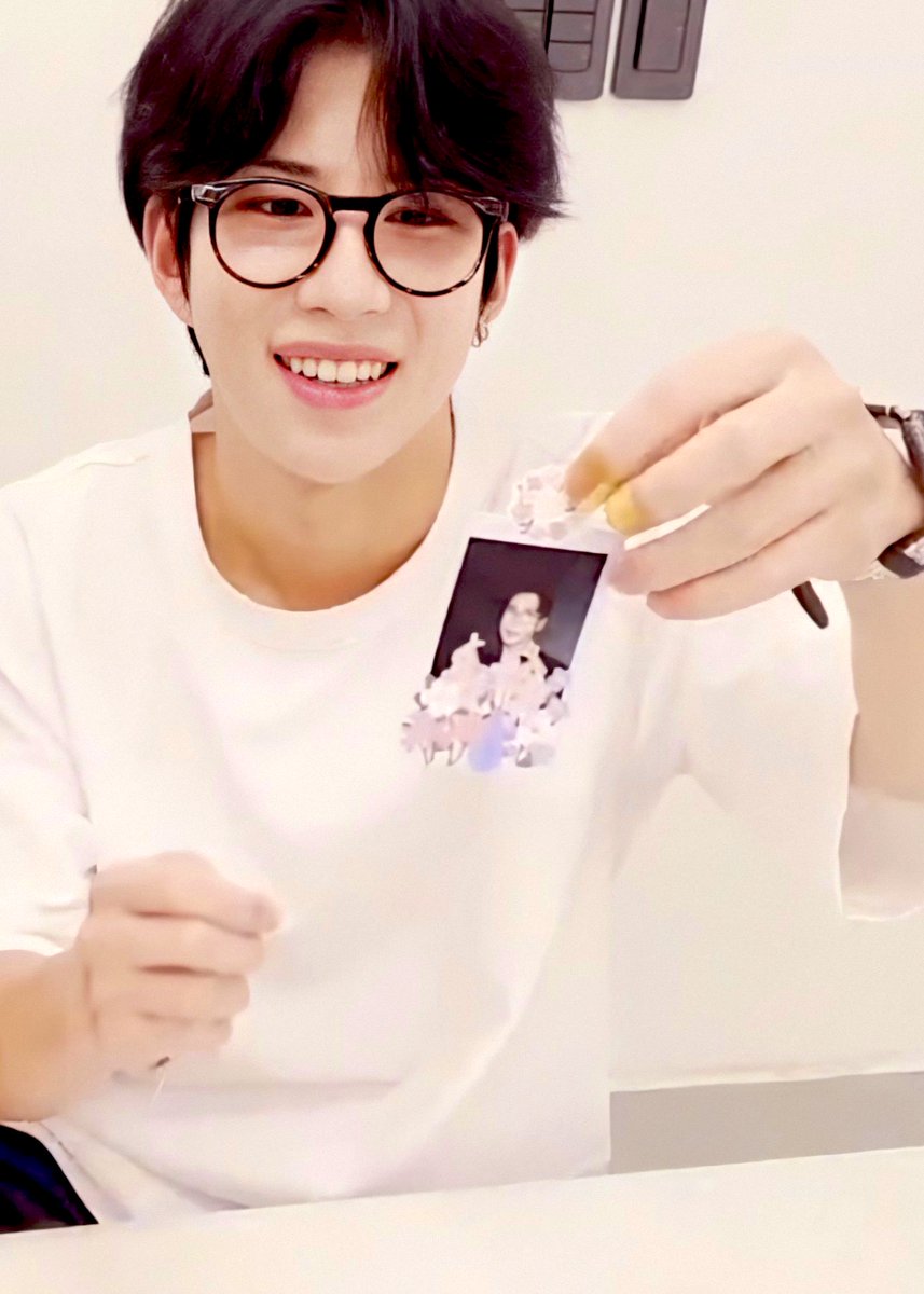 T_als32's tweet photo. His sweet smile~
π
#ACE #μμ΄μ€ #ACE_Wow #ACE_Sehyoon #ACE_Vlive #KimSehyoon @official_ACE7 https://t.co/laZbHo1FCO