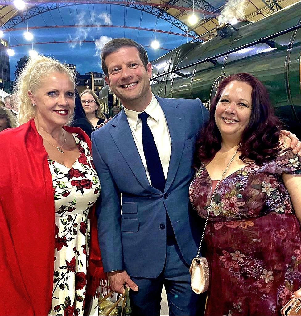 NickiyJones's tweet photo. @radioleary thank you for being so lovely yesterday we hope you had a wonderful day. https://t.co/8asbSxhmHA