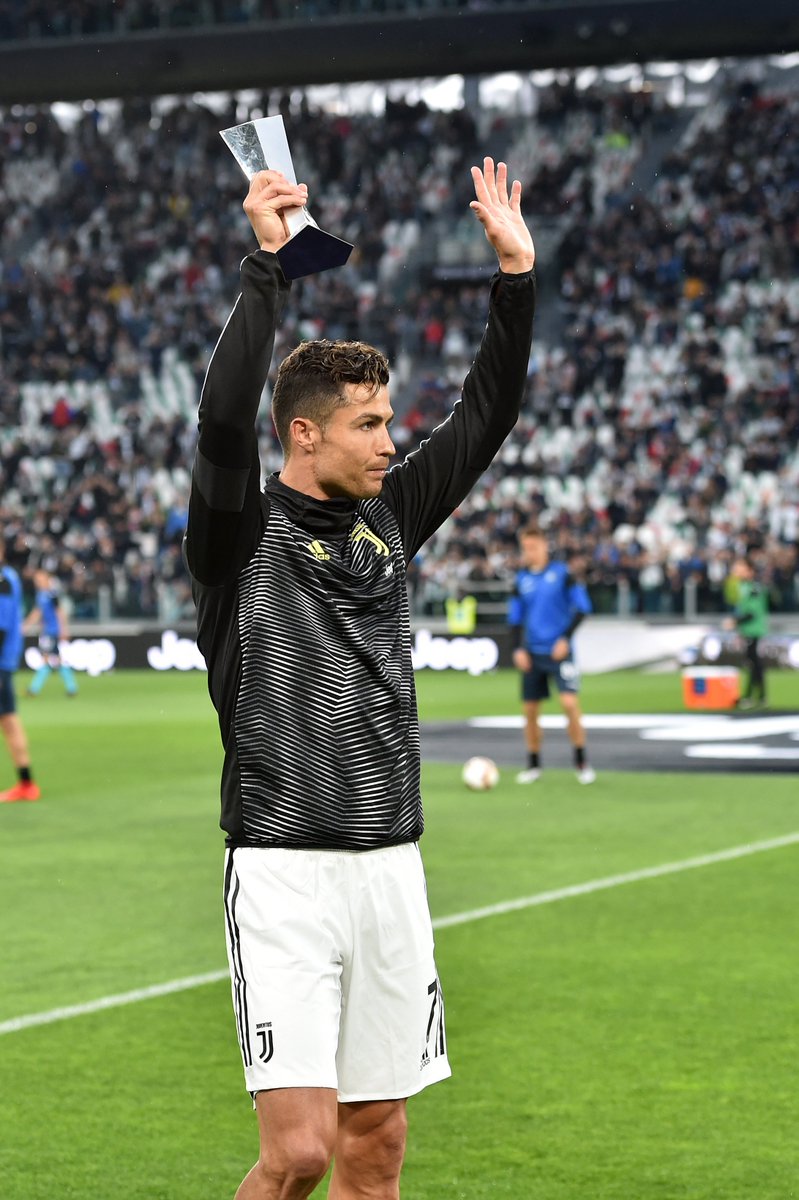 TimelineCR7's tweet photo. 3 YEARS AGO TODAY:

Cristiano Ronaldo won the award for the best player in Serie A in his first ever season with Juventus. https://t.co/YsJXn0LLyi