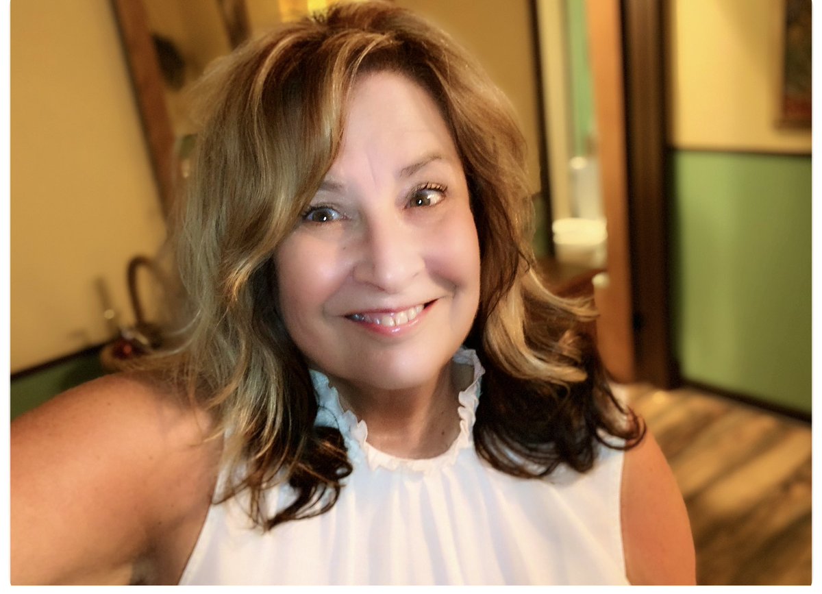 rotterh's tweet photo. Bittersweet day for Ms RH.….yes, I’m smiling because I’m done with state assessments 😉 but will miss the wonderful friends I’ve made there in the last 100 years! Bye BCPS 💜💛 Much love! #RHOut https://t.co/WUPcsGgB3Y