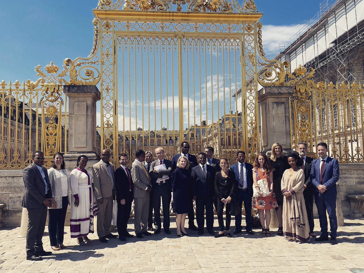 Great to see our Ethiopian colleagues of Addis Ababa National Palace 🇪🇹 received by <a href="/catherinepegard/">Catherine Pégard</a> at the Chateau de Versailles - sharing experience on cultural #heritage protection <a href="/AFD_France/">Agence Française de #Développement (AFD) 🇫🇷 🇪🇺</a> <a href="/expertisefrance/">Expertise France</a> <a href="/MinistereCC/">Ministère de la Culture 🇫🇷</a>