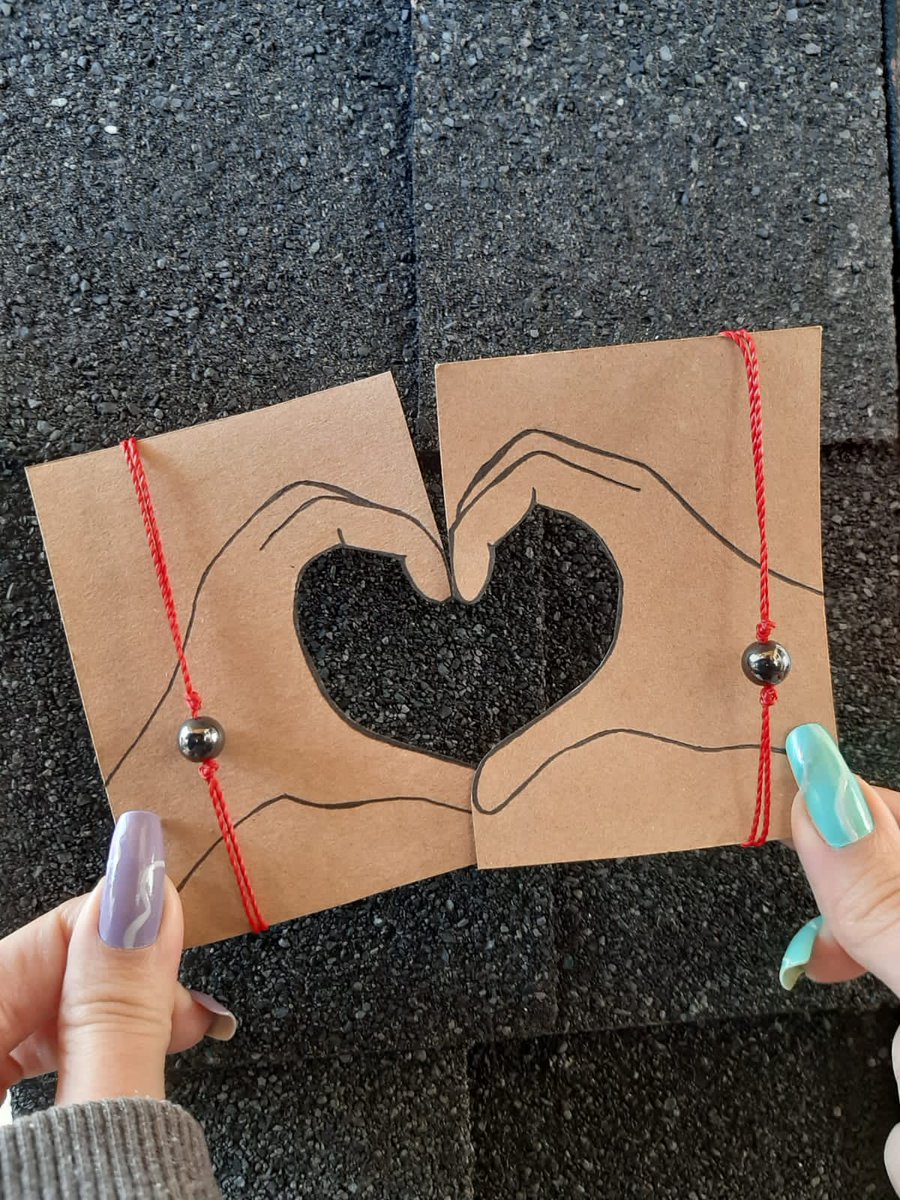 aly_ndaa's tweet photo. Procurando um presente de dia dos namorados? Nós temos!!@hey.art.sisters (insta)
Pulseiras magnéticas R$16,00
Pulseiras de 🍀 R$12,00 https://t.co/qXO8mhuRk1